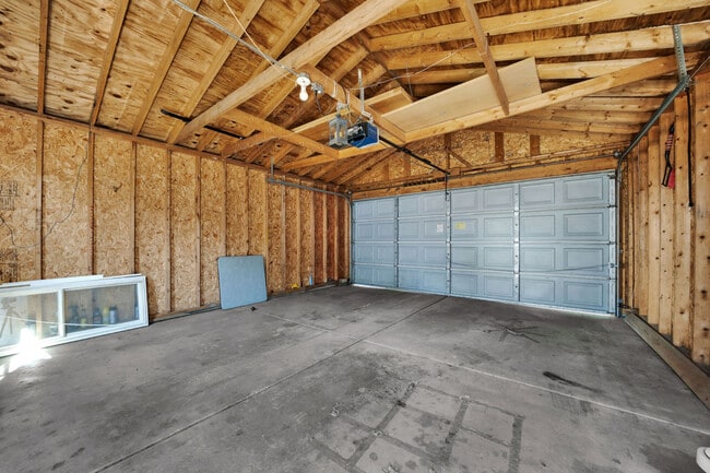 Building Photo - 9427 S Utica Ave