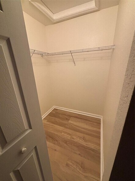 Building Photo - 4632 Danson Way