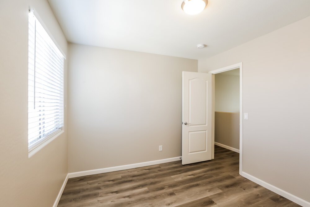 Building Photo - 9913 E Emelita Ave