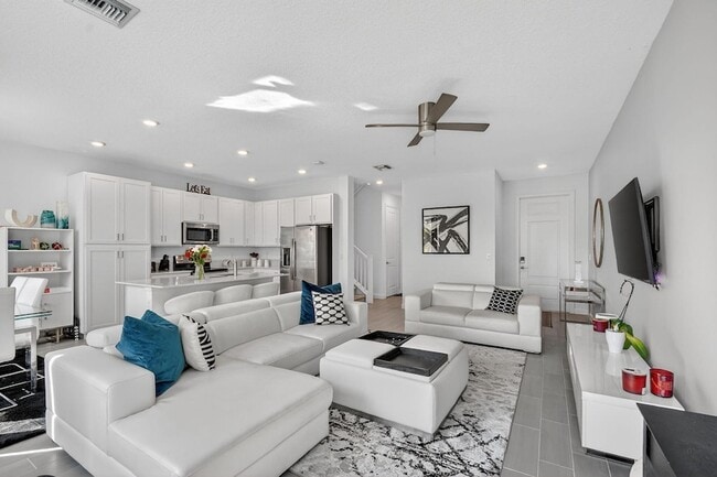 Building Photo - 4790 Navali Dr