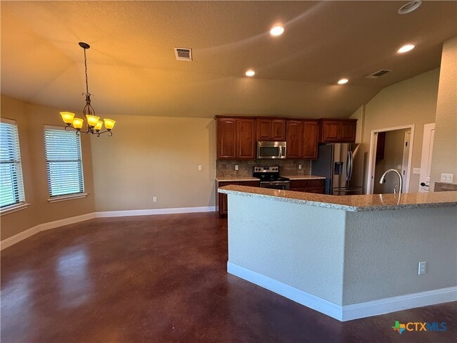 Building Photo - 2011 Sungate Dr