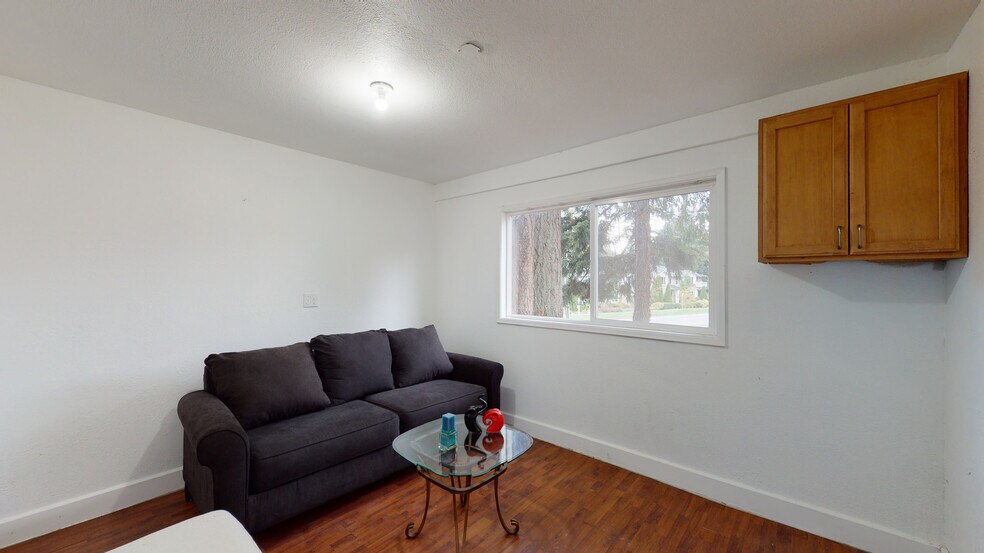 Bonus room - 12405 NE 109th Pl