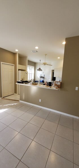 Building Photo - 407 Crossfield Cir
