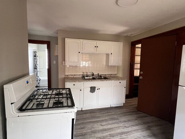 Primary Photo - 3264 N 37th St