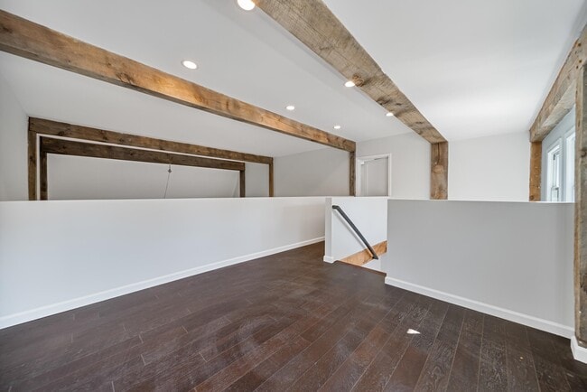 Building Photo - 868 NH-119