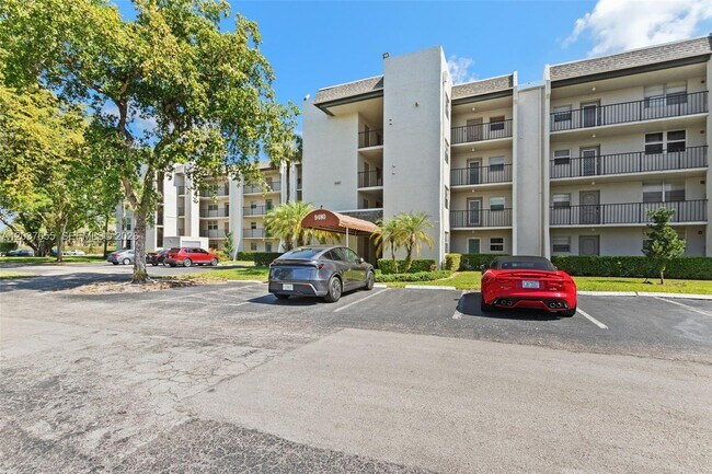 Building Photo - 9480 Poinciana Pl