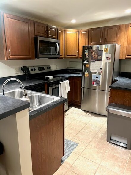 Kitchen - 62 W Charlotte St