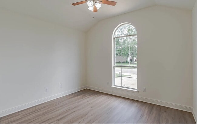 Building Photo - 2212 Summer Crossing