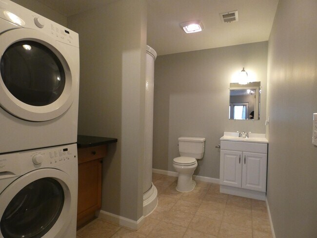 Building Photo - 88 Carriage Hill Dr