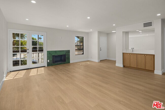 Building Photo - 11759 Gateway Blvd
