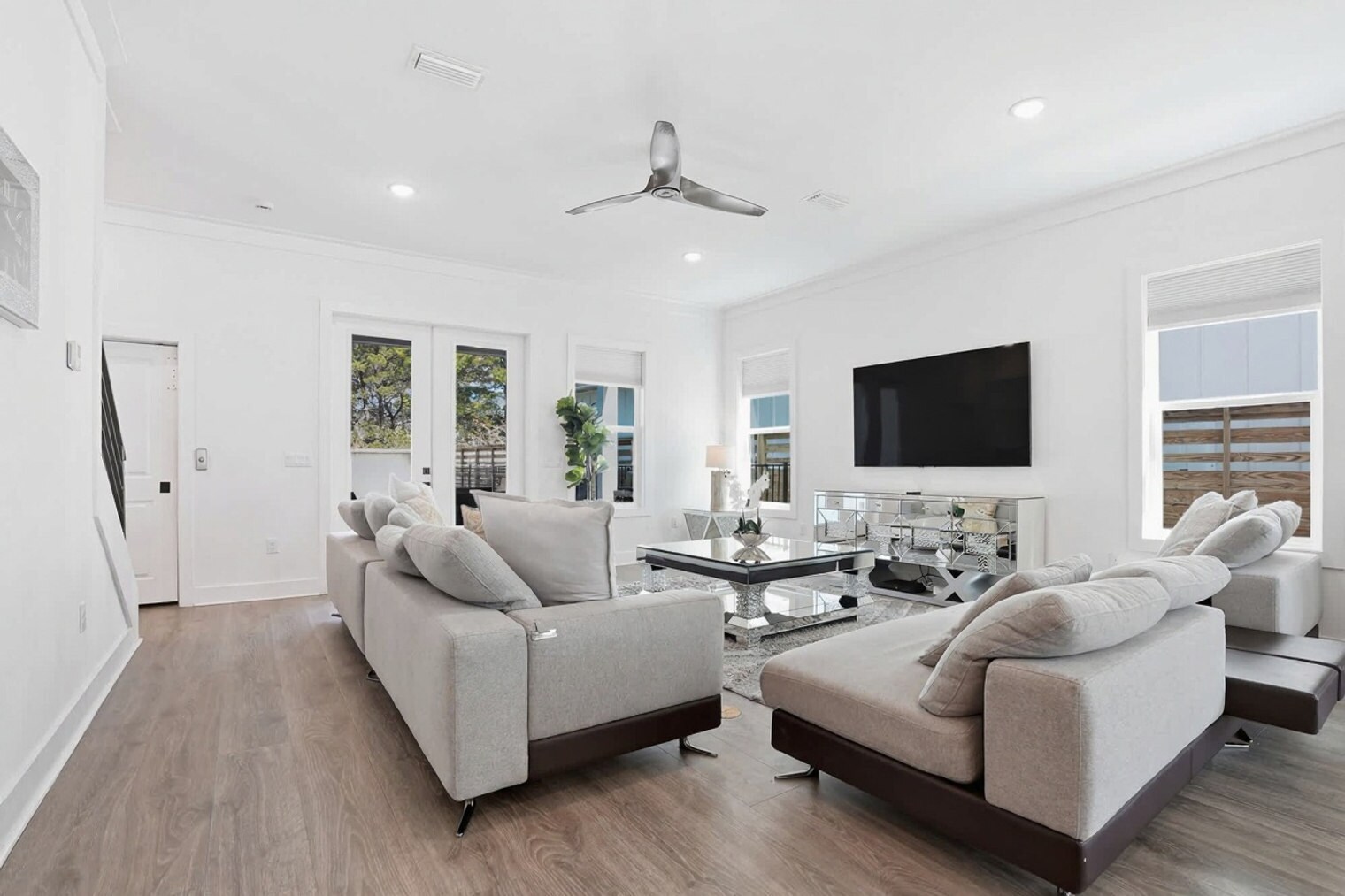 Building Photo - 120 Dune Dr