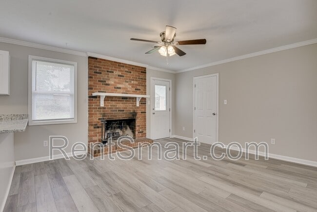 Building Photo - 250 Almon Ct