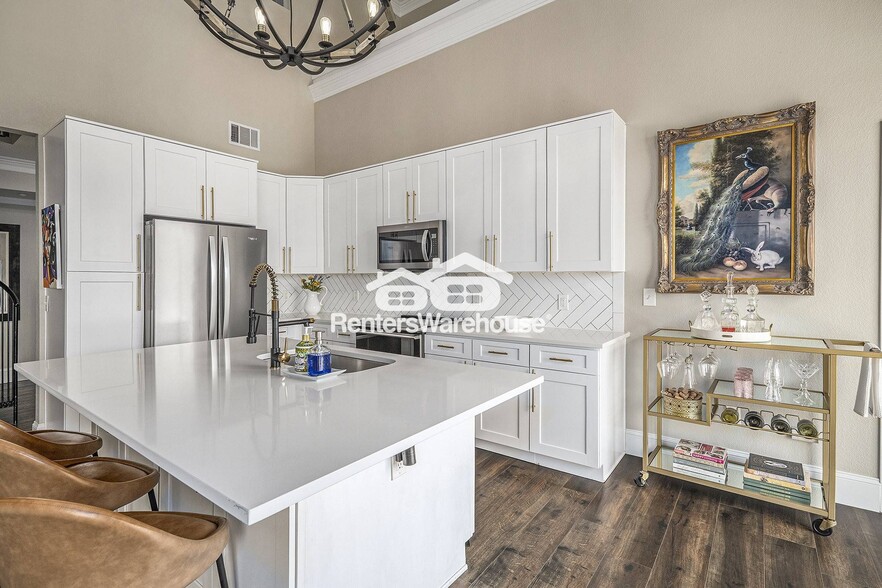 Building Photo - 5677 S Park Pl