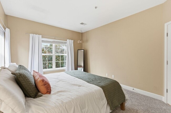 Building Photo - 7223 Althorp Way