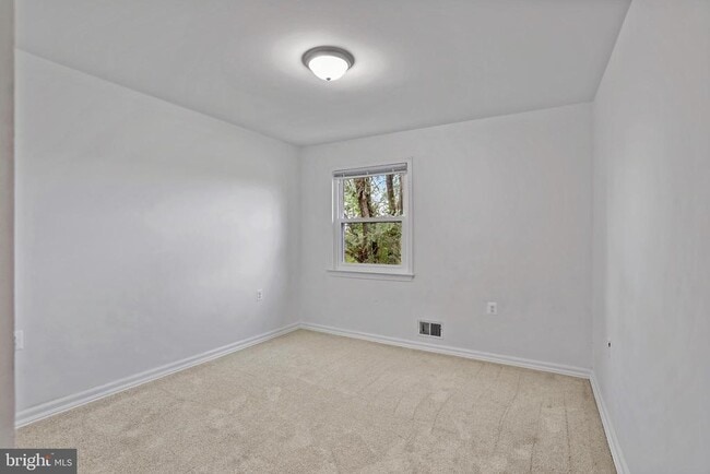 Building Photo - 123 Davis Ave SW