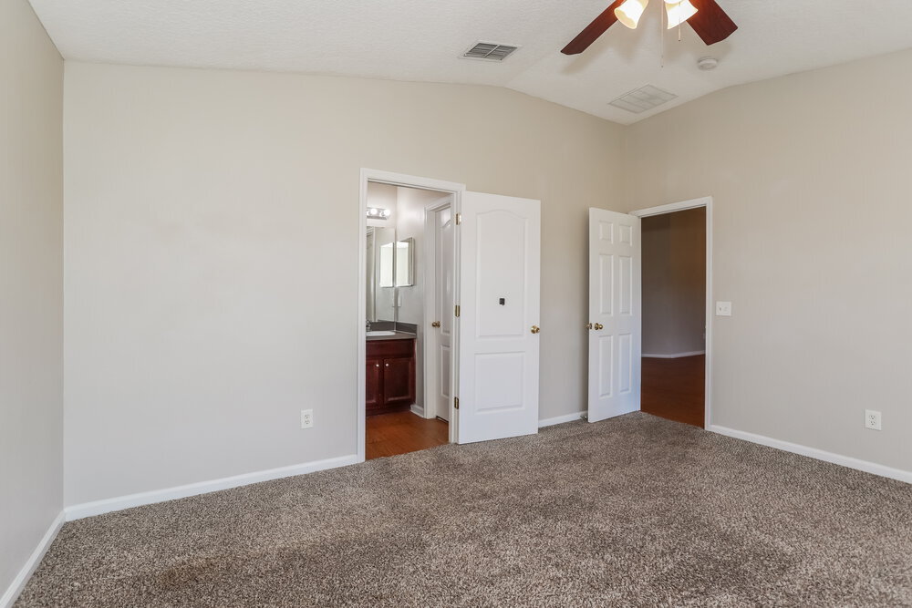 Building Photo - 1716 Hollow Glen Dr