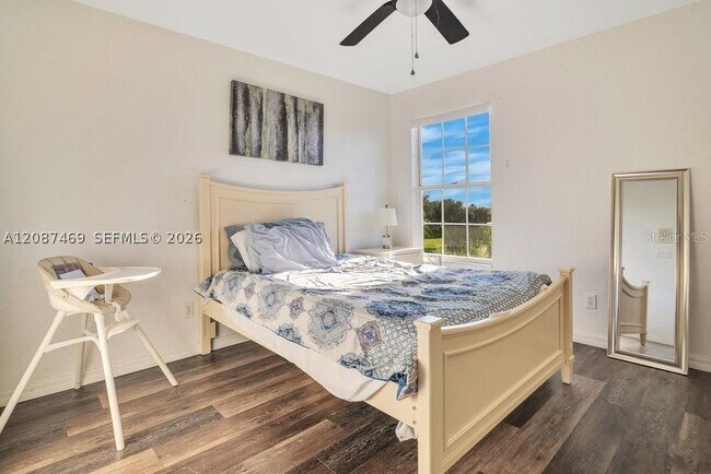 Building Photo - 321 Corvina Dr