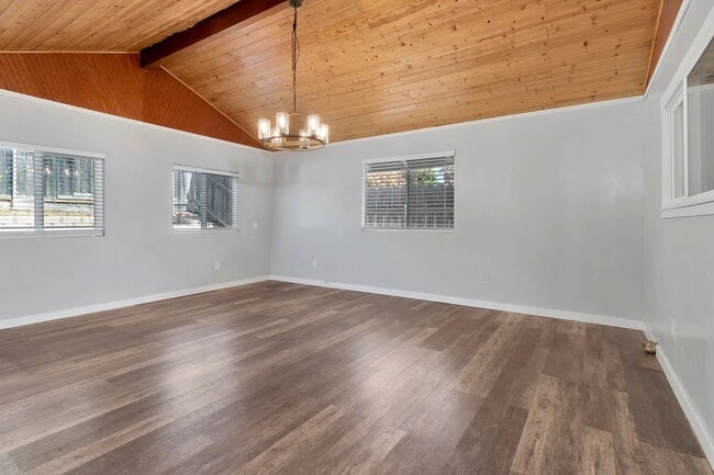 Building Photo - 10231 Empress Ave