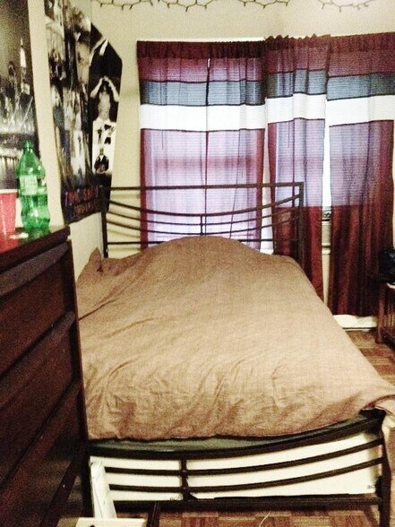 Building Photo - 40 Anderson St