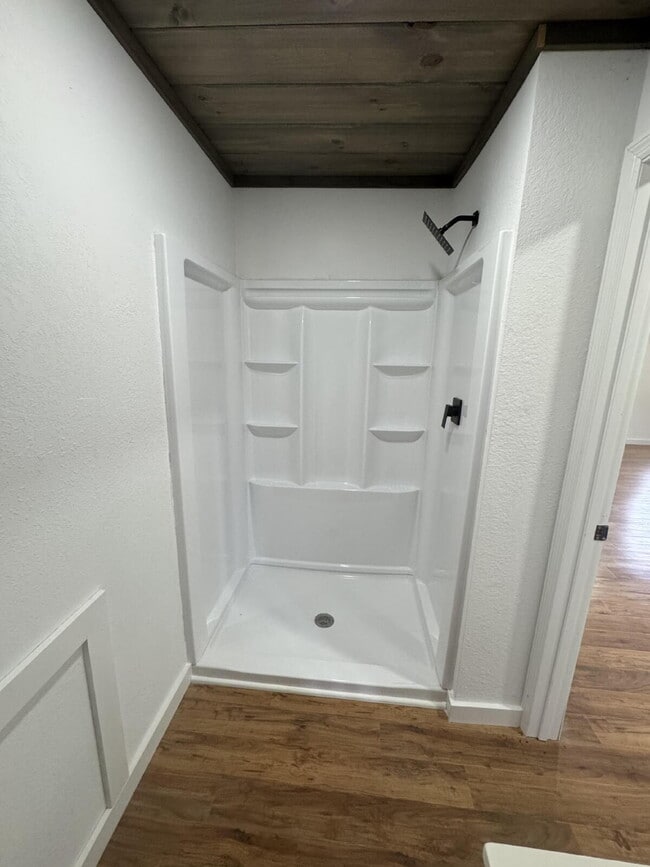 Building Photo - 1885 Everett Rd