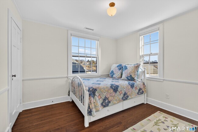 Building Photo - 39 Vineyard Pl