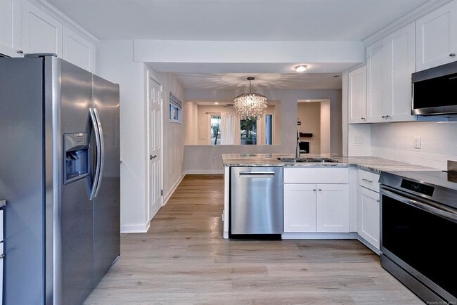 Building Photo - 106 Harrops Glen