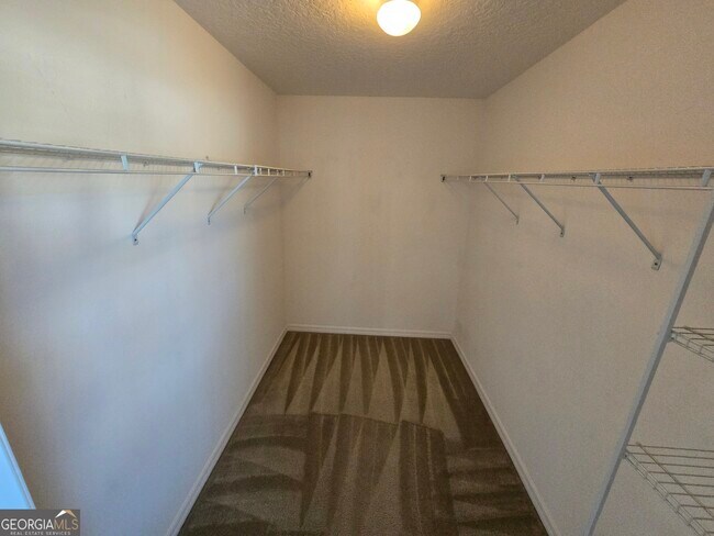 Building Photo - 127 Cedar Cir Dr