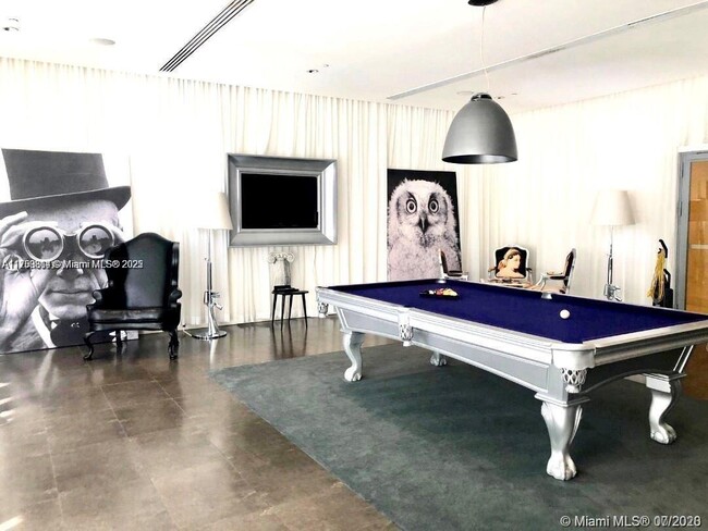 Building Photo - 475 Brickell Ave