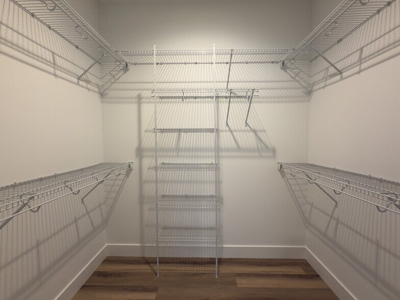 Building Photo - 4502 Legends Dr