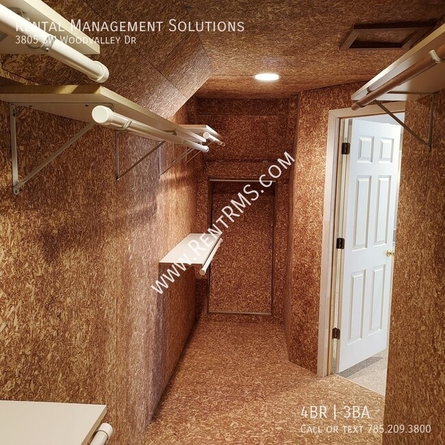 Building Photo - 3805 SW Wood Valley Dr