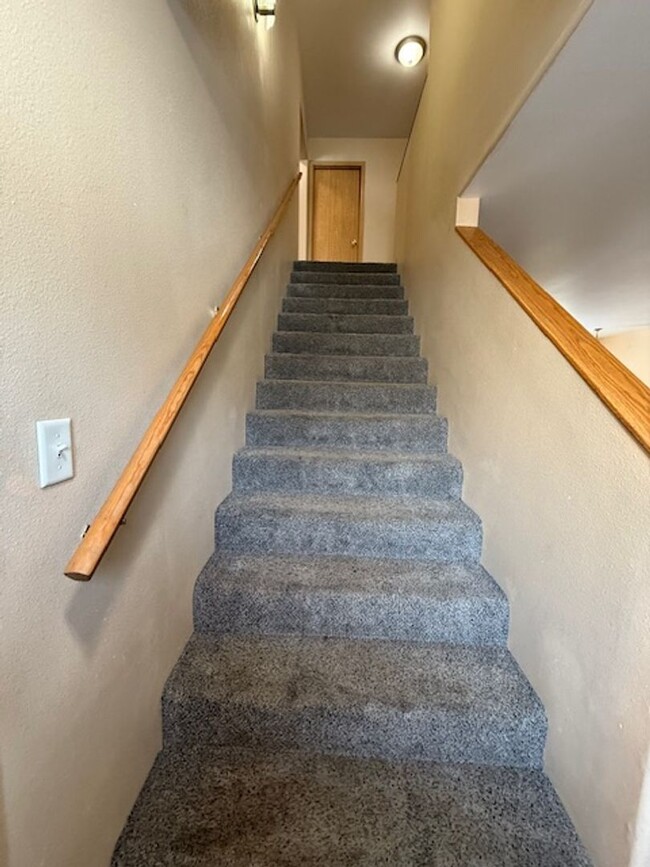 Building Photo - Great 3 Bedroom Home