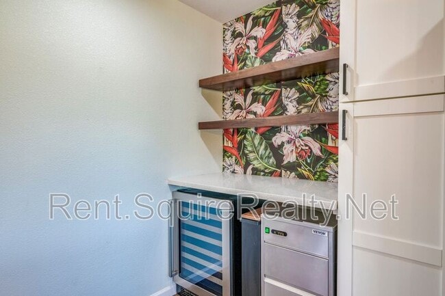 Building Photo - 52 Alahele Pl