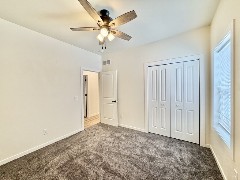 Building Photo - 3018 Mineral Point Ave