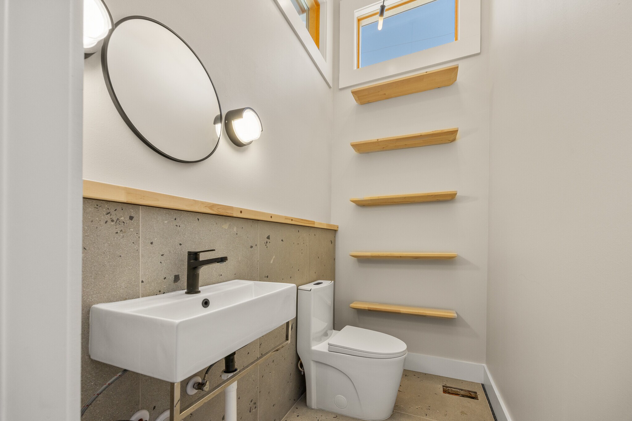 Building Photo - 626 Delaware St