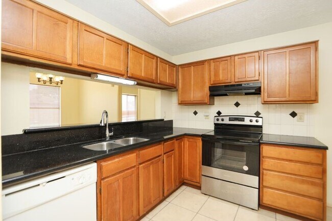 Building Photo - 8215 Summer Quail Dr