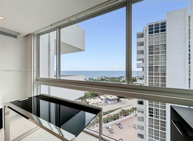 Building Photo - 2715 N Ocean Blvd