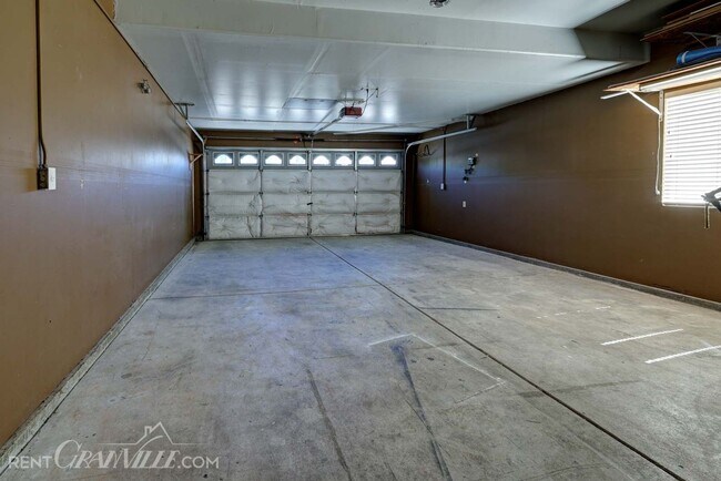 Building Photo - Granville Realty Rental Home