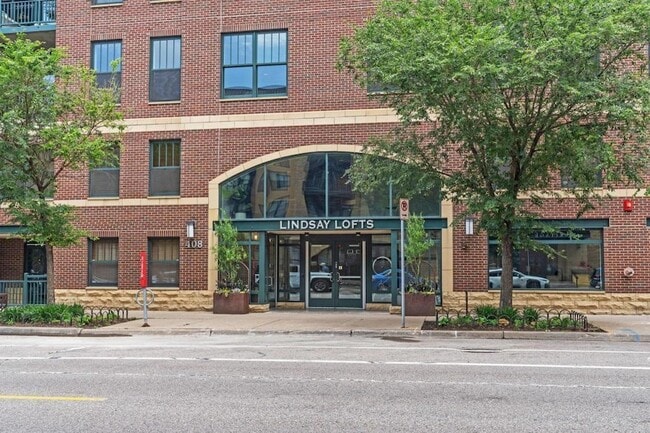 Building Photo - 408 N 1st St