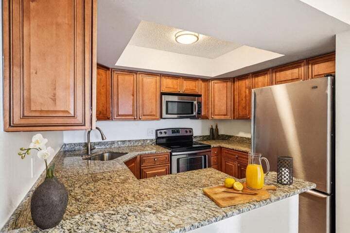 Primary Photo - 4075 Village Dr