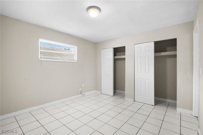 Building Photo - 1706 Cypress Dr