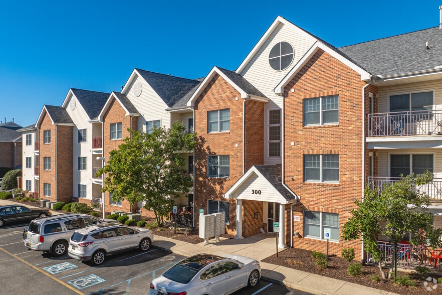 Silver Mill Apartments - Exterior - Silver Mill Apartments