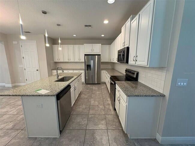 Building Photo - 15833 Marina Bay Dr