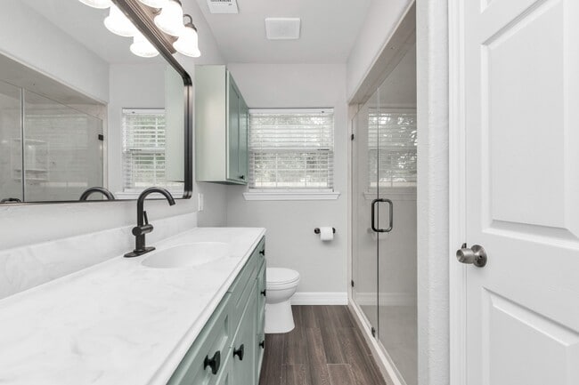 Building Photo - 1709 S Park