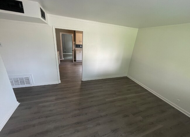 Building Photo - 740 St Martin Dr