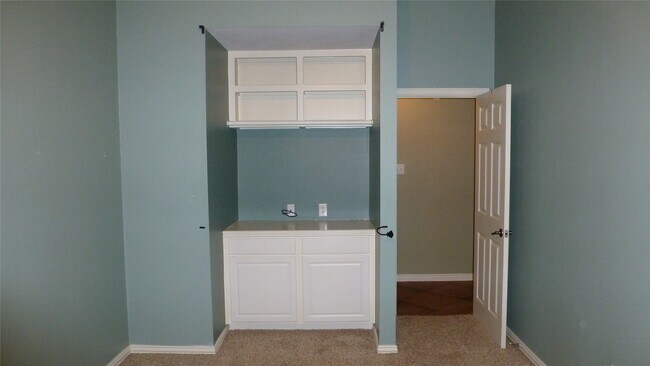 Building Photo - 4823 Cypress Spring Dr