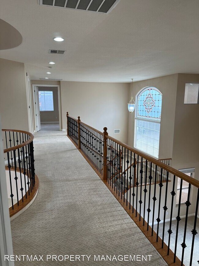 Building Photo - 4 br, 4.5 bath House - 2743 S MILLER LN