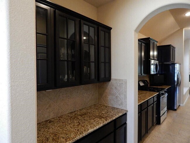 Building Photo - 2459 Garden Falls Dr