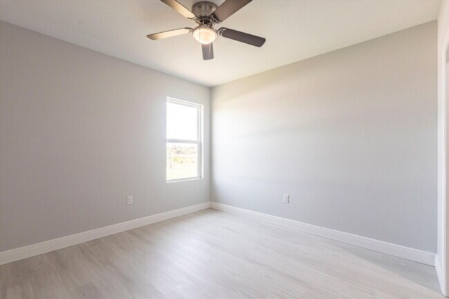 Building Photo - BRAND NEW Construction, 3 bed / 2 bath Rent-Ready Home in Port Charlotte!