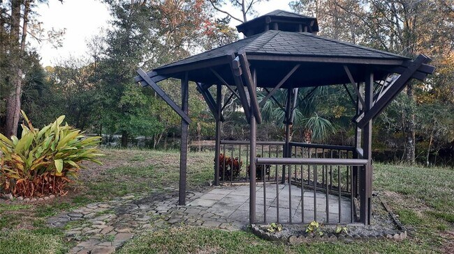 Building Photo - 58 Burning Bush Dr