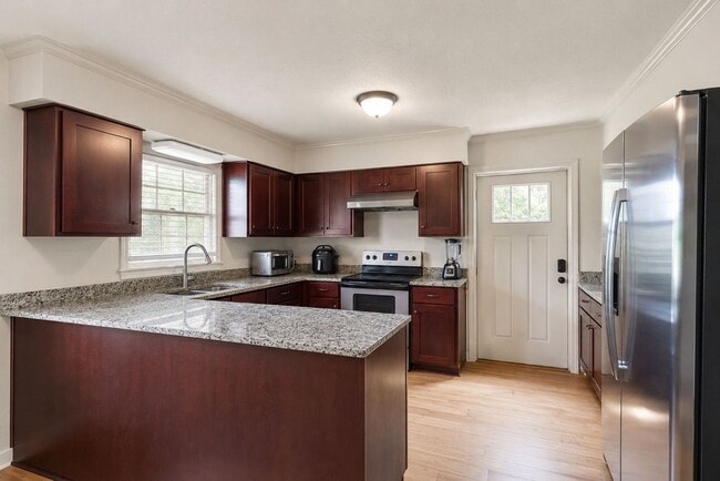 Building Photo - 1414 Caplewood Dr